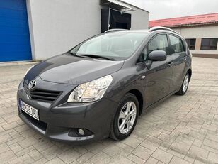 хэтчбек Toyota Verso 2.0 I D-4D 125 Premium