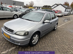 седан Opel Astra 1.8