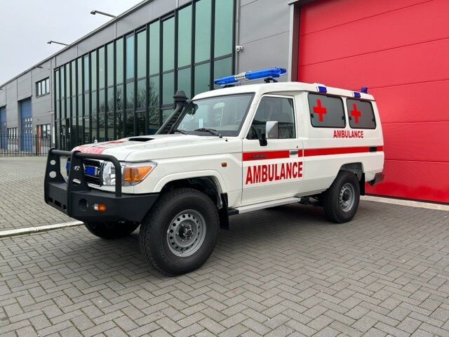 машина скорой помощи Toyota Landcruiser 4x4 NEW Ambulance - NO Europe Unio!!!! - ONLY EXPORT