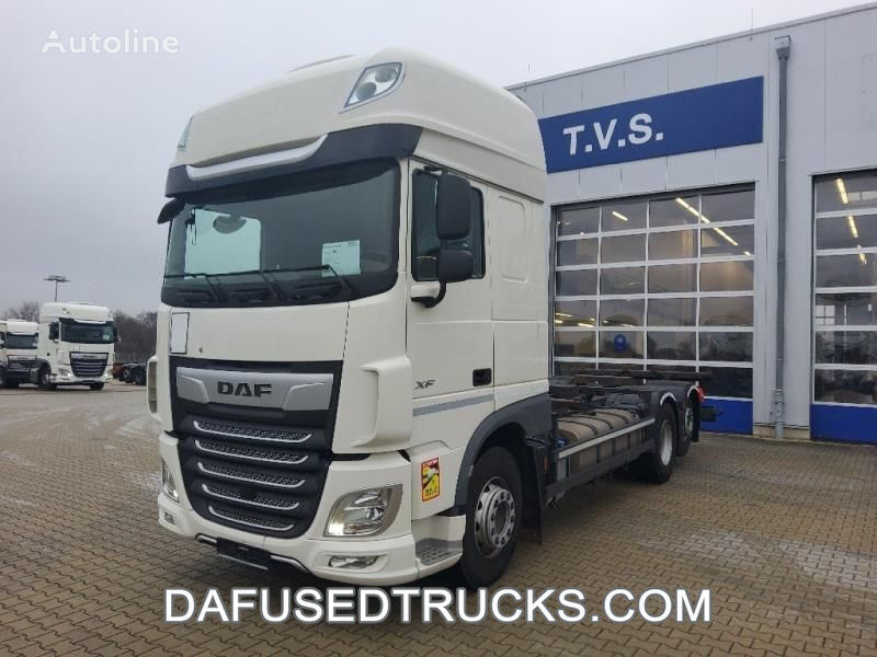 контейнеровоз DAF FAR XF450