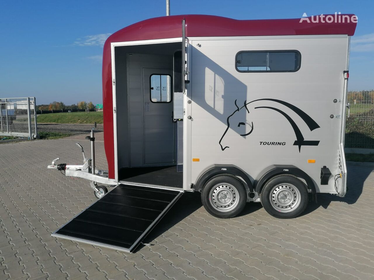 новый прицеп коневоз Cheval Liberté Touring country horse trailer with front entrance
